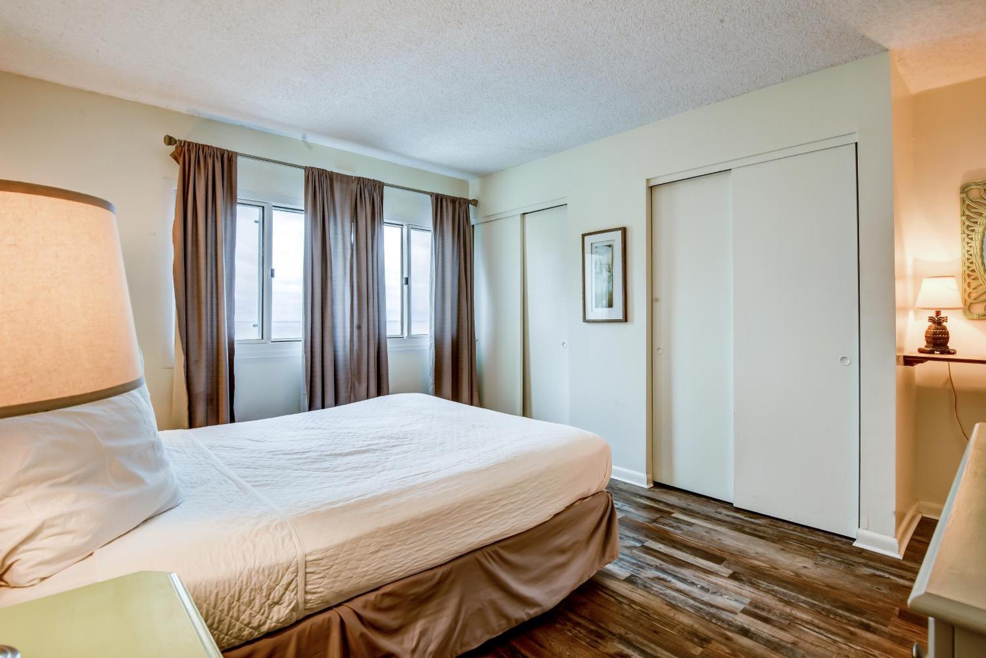 Pinnacle Port Condos Panama City Beach Room photo